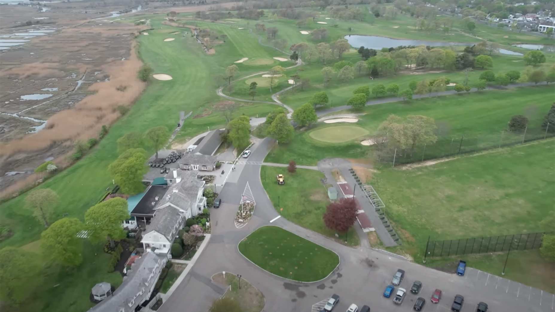 a golf course in long island