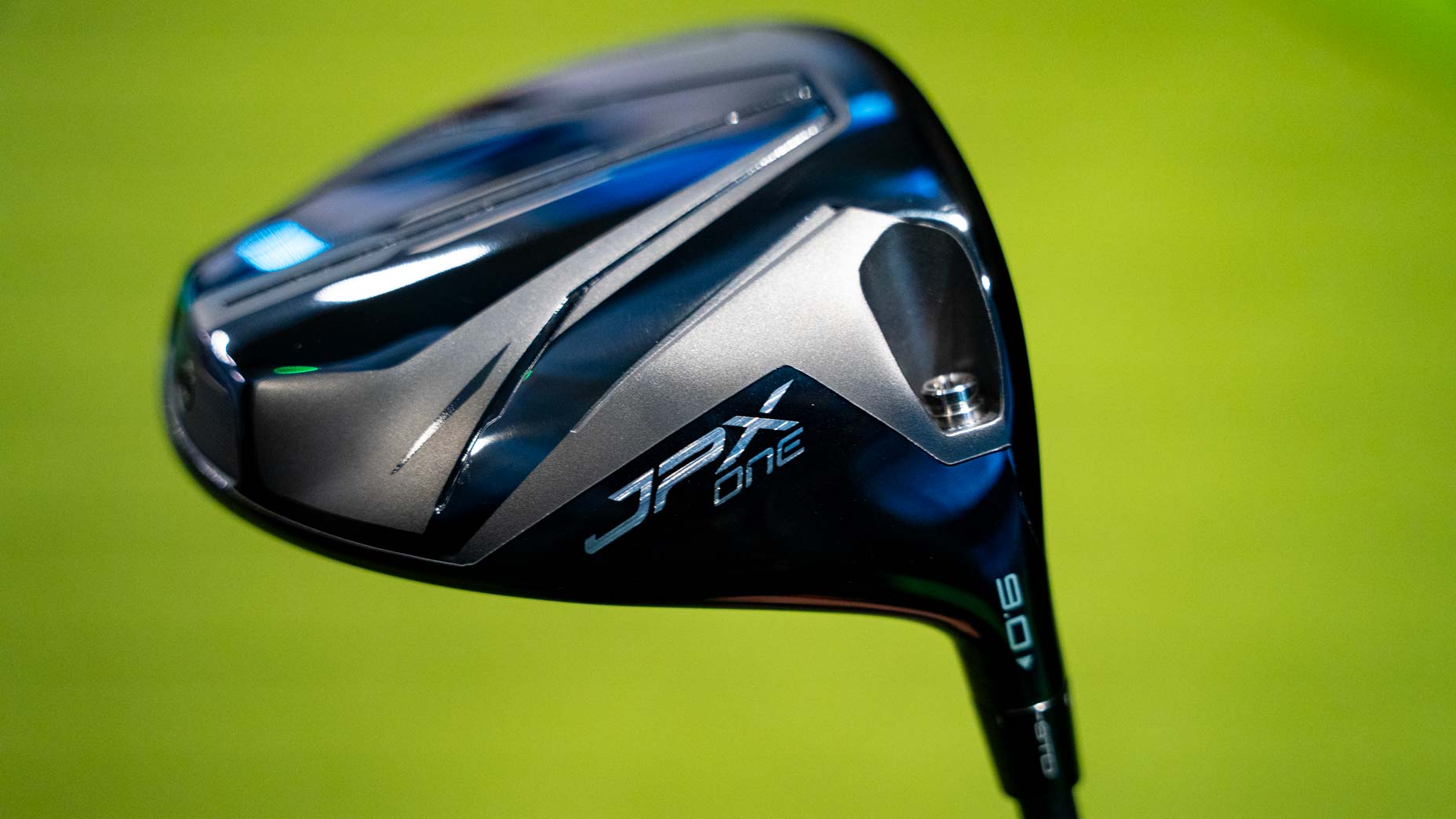 Mizuno JPX One driver.