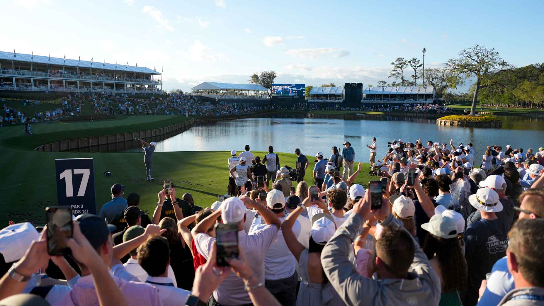 Ludvig Aberg charges into lead; Scheffler, McIlroy make cut: Players Championship Friday updates