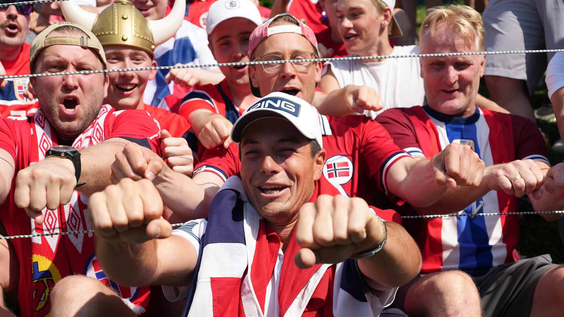 Viktor Hovland with Norwegian fans at the 2026 Travelers Championship.